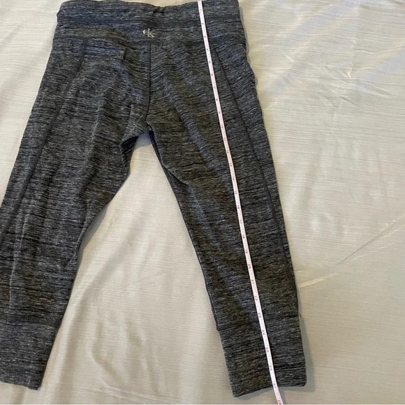 CALVIN KLEIN Womens Grey Cropped Capri Leggings Cut Outs Size Medium - Picture 7 of 9